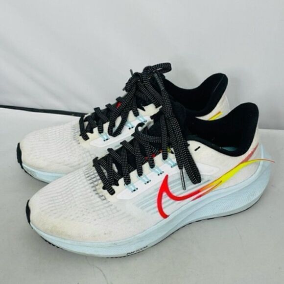 Nike White and Red Women's Sneakers - Picture 1 of 8